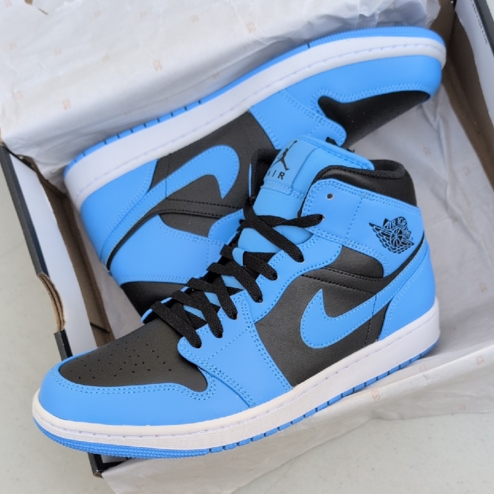 Nike Air Jordan 1 Mid - University Blue Black ( DQ8426-401 )